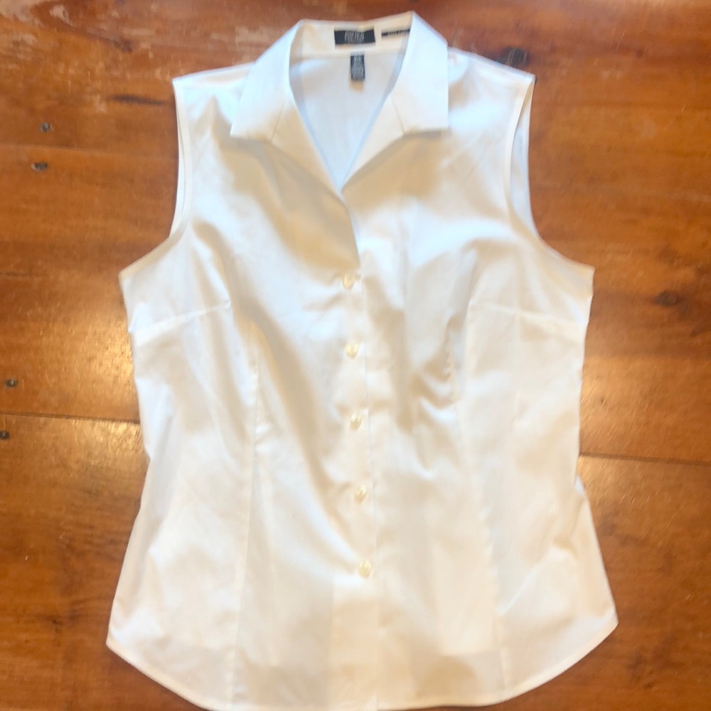 White sleeveless blouse